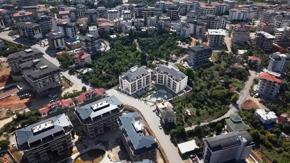 Комплекс среди застройки Оба, вид сверху, визуализация